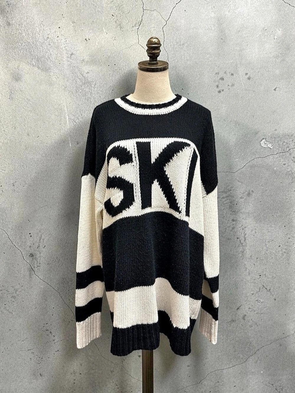 *LIKE NEW* Mumu Color Block Crewneck Sweater in Black & Cream Like New